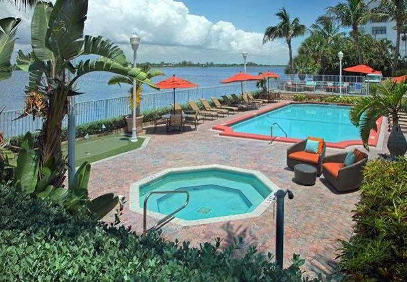 Fairfield Inn And Suites By Marriott Palm Beach Luaran gambar